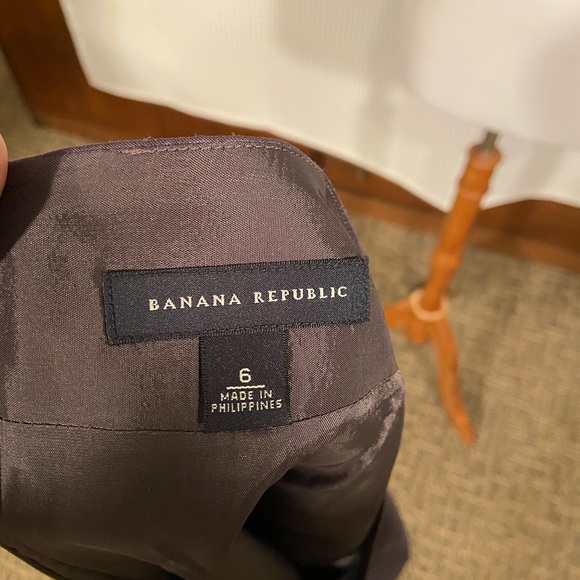 Banana republic gray skirt - Picture 3 of 3